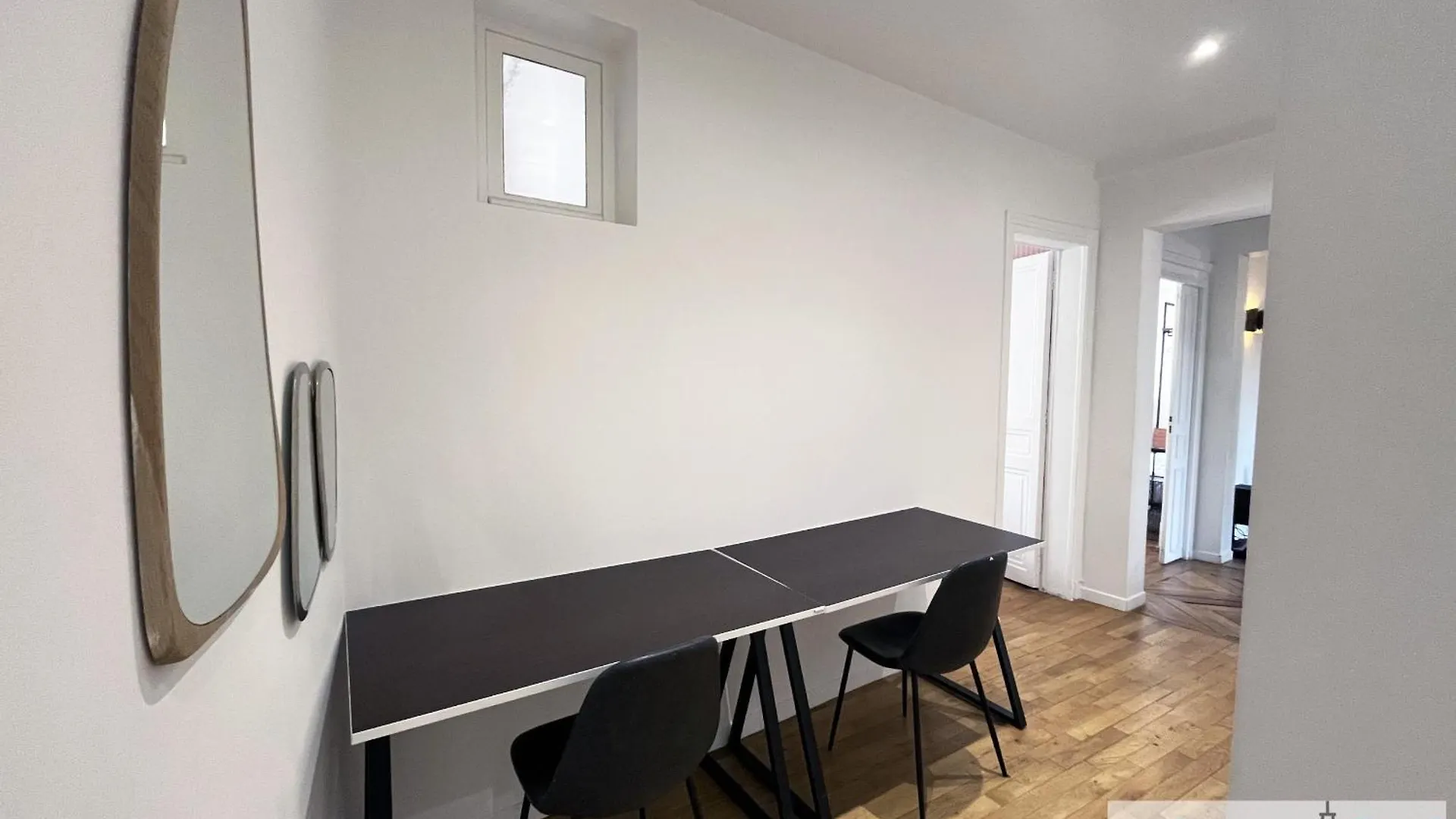 Urban Flat 99 - Spacious 6 Bdr Apartment In باريس